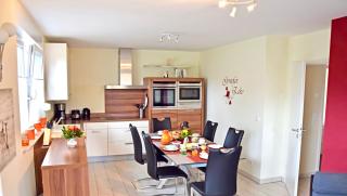 Seeurlaub Müritz - Haus Nordlicht mit Sauna, Kamin, Wallbox, nur 250 m zum Strand - 3