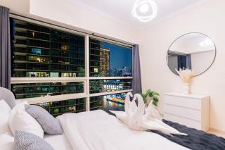 Luxury Waterfront Marina Stay - 7