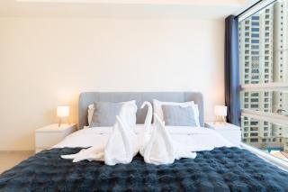 Luxury Waterfront Marina Stay - 4