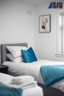 Modern 3 Bed Home in Bathgate with Garden - Armadale - 5