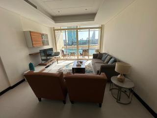 Extremely Luxurious Three Bedroom Apartment - Manama - 7