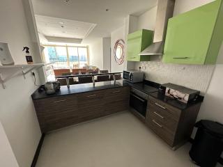 Extremely Luxurious Three Bedroom Apartment - Manama - 6