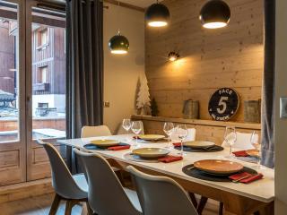 Appartement centre-ville, proche pistes et commerces, 6 pers., 2 ch., balcon, parking inclus - FR-1-519-5 - Val dʼIsère - 6