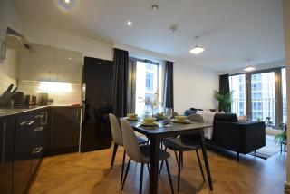 Suite Life 2-Bed 1-Bath in New Cross - Manchester - 0