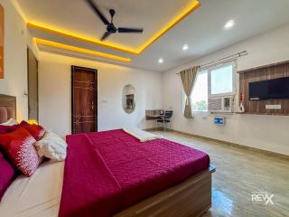 Raghuveer Sadan, Near Ram Mandir -10 Min Walk - 6