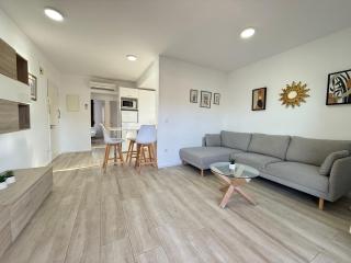 Agi Montseny - 3