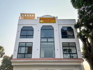 Raghuveer Sadan, Near Ram Mandir -10 Min Walk - Ayodhya - 8