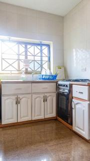 Self-Serviced 2BD Apartment with Free Parking - Accra - 3