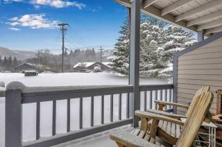 Cozy Studio Wood Fireplace - Ellicottville - 6