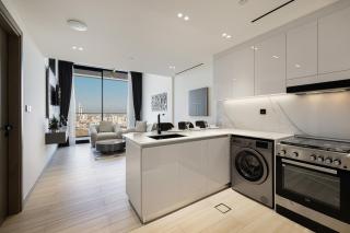 Daniels Stylish 1BR Apartment with Al khail View - Dubai - 7