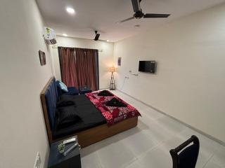 Ivy Bliss Studio with Private Pool, B 09, Karjat - 4