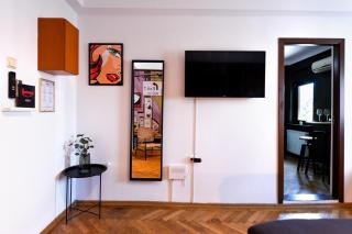 Vibrant Charm - Cozy Studio in the Heart of the City - Bucharest - 6