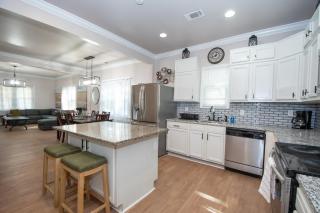 Luxe 6BR Escape Sleeps 24, Private Parking only 5min to Mid&Dtwn ATL - Atlanta - 9