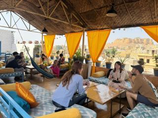 Jaisalmer Hostel Crowd - Jaisalmer - 0