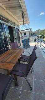 Charming 2BR with Ocean View - Coco - 5