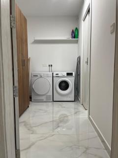 Free WiFi - 2 min walk to sea - Modern 2 BR Corner Ground Floor Apartment with large terrace balcony - Superb Location - Qawra - St Paul's Bay - 9