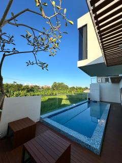 Waterfall Pool Homz Canggu - Canggu - 0