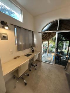 Shaka Studio - steps to beach - 4