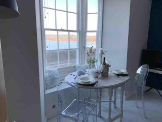 Nant Llys - Spectacularly placed with sea views - New Quay - 2