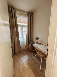 Stylish 1 bedroom plus office at amazing location - Prague - 3
