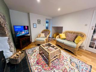 Pass the Keys Quintessential English Cottage for 8 & Pets - Youlgreave - 1