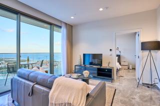 Stunning Seaview Mercury Tower Apartments - Luxurious Twin Units - 0