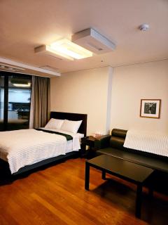 2 minutes run to the sea only 152m, special benefit of Spa Waterpark 195m away - Busan - 4