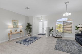 Heated Pool, Game Room with Pool Table, Ping-Pong - Paradise on 8th - Roelens - Cape Coral - 6