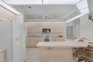 Heated Pool, Game Room with Pool Table, Ping-Pong - Paradise on 8th - Roelens - Cape Coral - 3