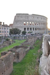 A due passi dal Colosseo - 0