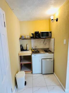Izzy Room - Ferdie's Place - Port Antonio - 5