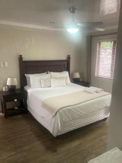 Tinroofs Cottage - 8