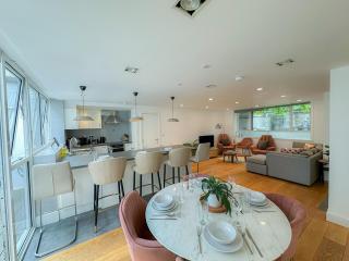 Spacious 3-bedroom flat in Holloway with unique central patio with FREE Wi-Fi - Londra - 5