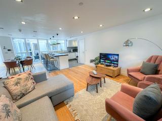 Spacious 3-bedroom flat in Holloway with unique central patio with FREE Wi-Fi - Londra - 0