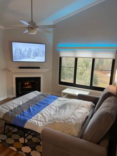 Modern Condo with Ski In & Ski Out - Silver Creek Lodge, Snowshoe - 3