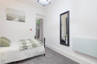 Flat 2 Willowbrook Free Parking - 4