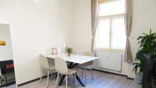 Flat with Balcony and Garage - 9