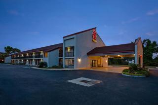 Red Roof Inn PLUS+ Mt Pleasant - Patriots Point - Charleston - 7