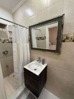 Veroniques House Modern City Apartment - Port-of-Spain - 4