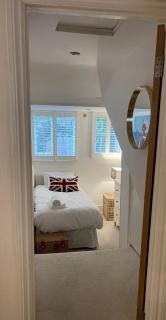 Beautiful Two Bedroom Flat in Kensington - London - 4