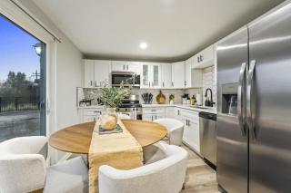 Your Unique Stay by the Tracks by LCP Collection - Oswego - 6
