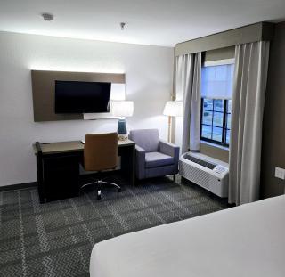 Comfort Inn & Suites - Savannah - 1