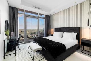 Sky-High 2BR - Infinity Pool & Burj Khalifa Views - 6