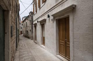 Townhouse Suite Danish Art - Stari Grad - 4