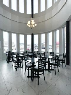 Signature Stay Inn & Suites - Downtown Hamilton - Hamilton - 8