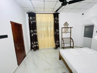 Kanthi Holiday Rest Homestay - 9