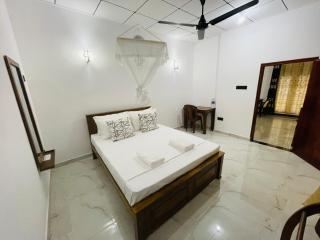 Kanthi Holiday Rest Homestay - 8
