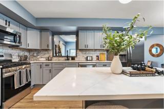 Luxury 3BR with Game Room - Lemont - 9