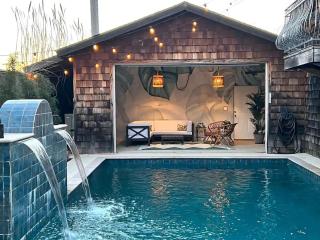 Paradise on Penn with Pool & Hot Tub Near Downtown - Oklahoma City - 3