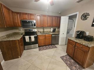 Cozy & Spacious 2 Bedroom Haven - - Non Smoking - Lehigh Acres - 3